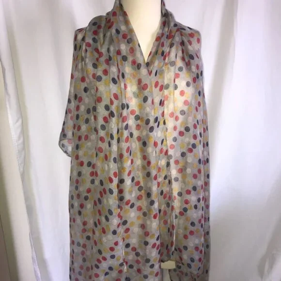 Polkadotted scarf